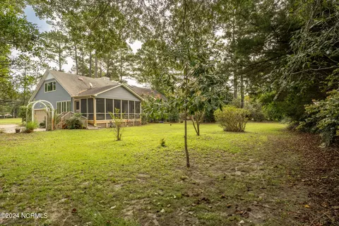 Exterior - 110 Olde Point Rd, Hampstead, NC 28443 photo 3 of 13