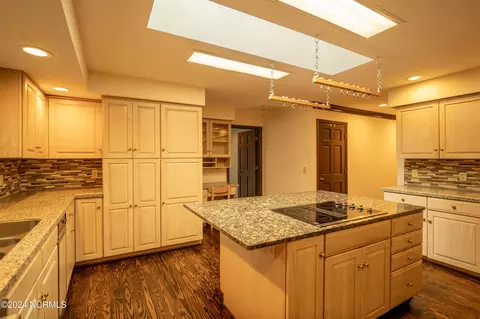Kitchen - 110 Olde Point Rd, Hampstead, NC 28443 photo 5 of 6