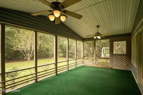 Exterior - 110 Olde Point Rd, Hampstead, NC 28443 photo 11 of 13