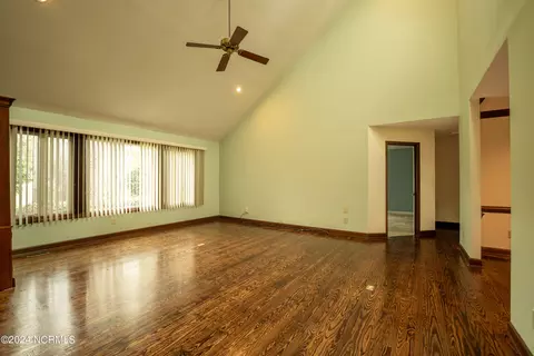 Living - 110 Olde Point Rd, Hampstead, NC 28443 photo 5 of 6