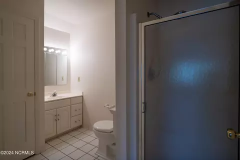 Bath - 110 Olde Point Rd, Hampstead, NC 28443 photo 5 of 6