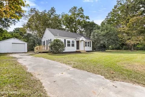 272 Bear Creek Rd, Hubert, NC 28539