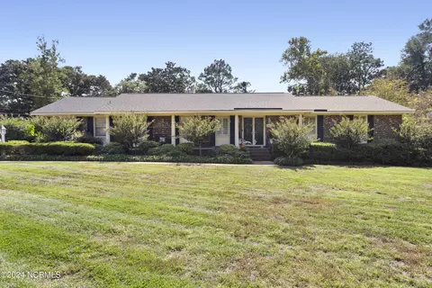 214 Robert E Lee Dr, Wilmington, NC 28412
