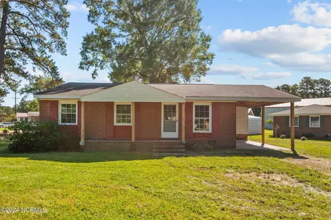 302 Ridgeway Dr, Plymouth, NC 27962