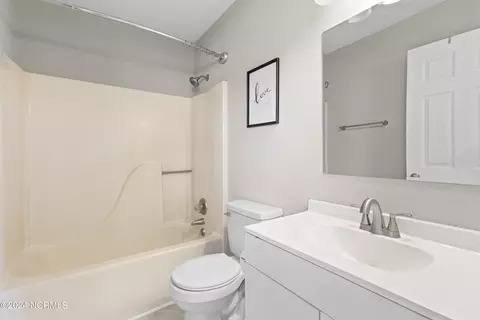 Bath - 212 Cinnamon Dr, Hubert, NC 28539 photo 1 of 3