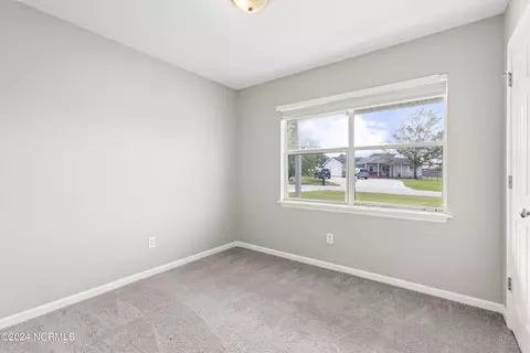 Bedroom - 212 Cinnamon Dr, Hubert, NC 28539 photo 4 of 5