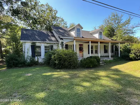 15572 Nc 131 Hwy, Bladenboro, NC 28320