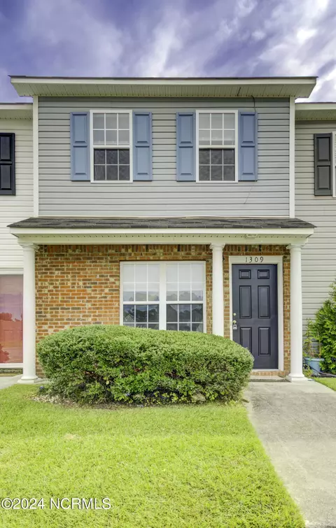1309 Timberlake Trl, Jacksonville, NC 28546
