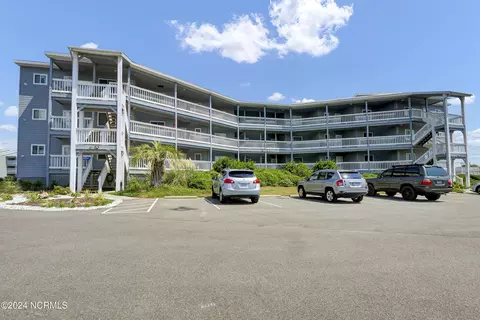 400 Virginia Ave #105-A, Carolina Beach, NC 28428