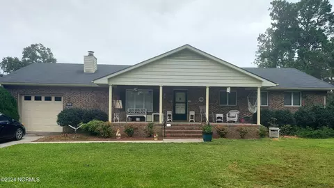 2532 E Forest Dr, Newport, NC 28570