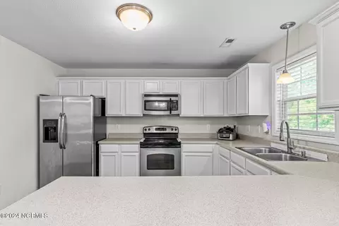 Kitchen - 202 Gillespie Dr, Hubert, NC 28539 photo 3 of 4
