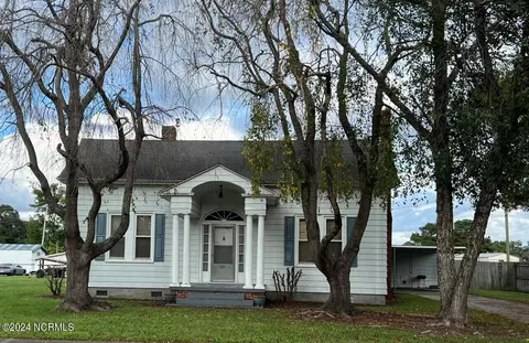 203 S Main St, Lucama, NC 27851