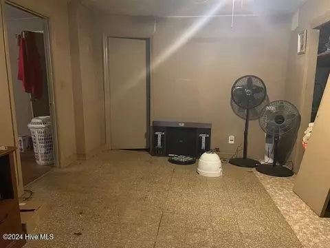 901 E Nash St, Spring Hope, NC 27882 photo 3