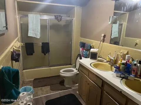 901 E Nash St, Spring Hope, NC 27882 photo 2