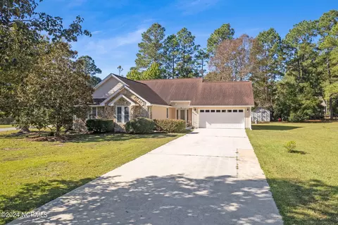 10 Sandtrap Dr, Shallotte, NC 28470