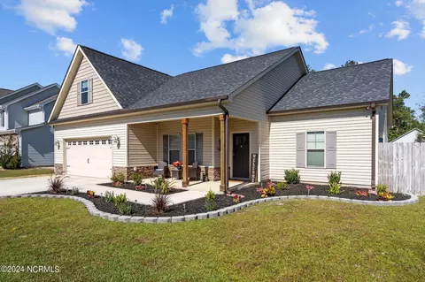 80 Ransom Dr, Hampstead, NC 28443