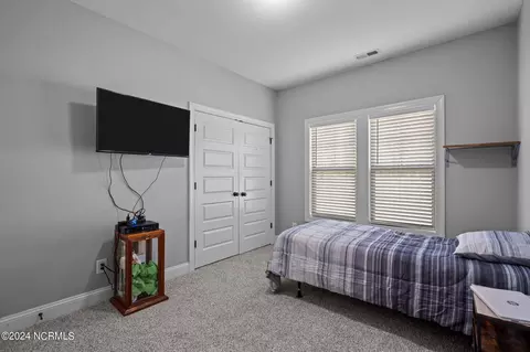 Bedroom - 80 Ransom Dr, Hampstead, NC 28443 photo 6 of 9