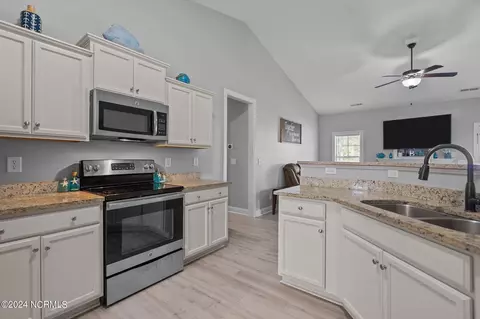 Kitchen - 80 Ransom Dr, Hampstead, NC 28443 photo 2 of 4