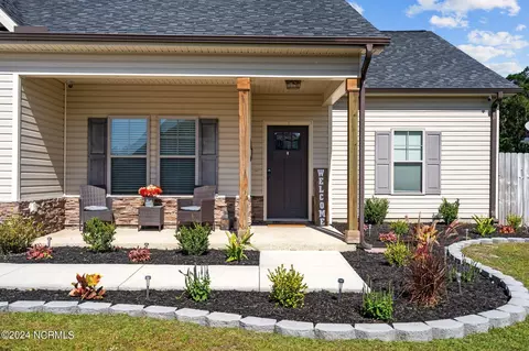 Exterior - 80 Ransom Dr, Hampstead, NC 28443 photo 4 of 5