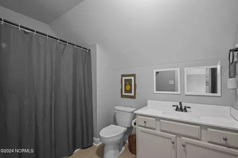 Bath - 80 Ransom Dr, Hampstead, NC 28443 photo 3 of 3