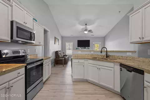 Kitchen - 80 Ransom Dr, Hampstead, NC 28443 photo 4 of 4