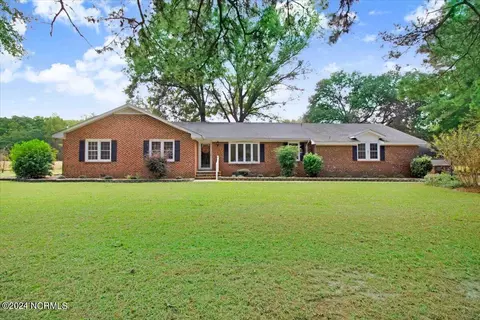 319 Tyree Rd, Kinston, NC 28504