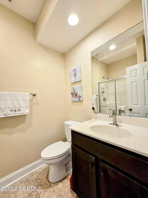 Bath - 1111 Cambridge Rd #308 B, Kill Devil Hills, NC 27948 photo 4 of 4