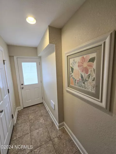 Entry Way - 1111 Cambridge Rd #308 B, Kill Devil Hills, NC 27948 photo 1 of 1