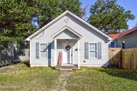 709 Wooster St, Wilmington, NC 28401