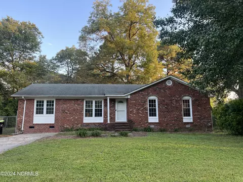 3756 Stuart Cir, Farmville, NC 27828