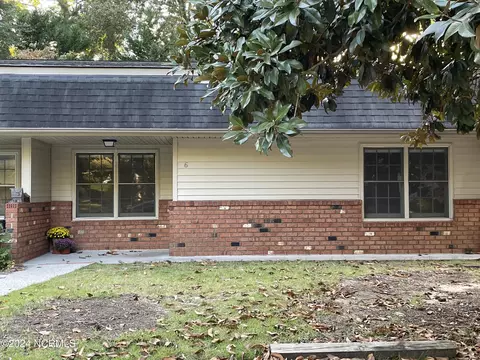 220 E Illinois Ave #6, Southern Pines, NC 28387