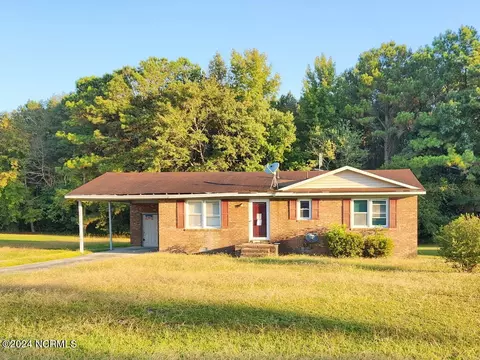 905 Jennifer Ln, Snow Hill, NC 28580