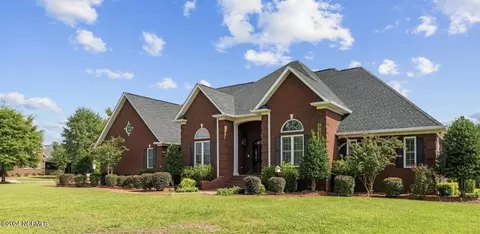 5411 White Oak Dr, Lumberton, NC 28358