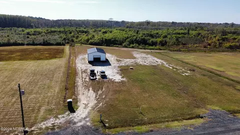 240 N Gregory Rd, Shawboro, NC 27973