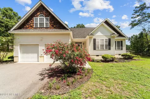 133 Rothbury Dr, Carthage, NC 28327
