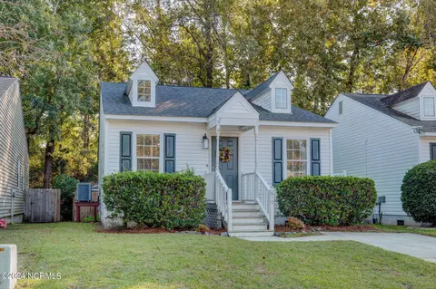 619 Varsity Dr, Wilmington, NC 28403