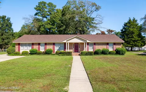 2809 Oakland Dr, Kinston, NC 28504