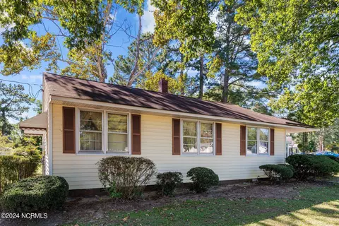 610 Dawson Rd, Grifton, NC 28530