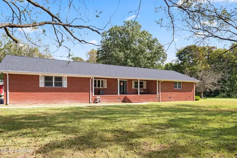 6958 Gum Branch Rd, Richlands, NC 28574