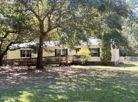 33 N Burning Tree Dr, Hampstead, NC 28443