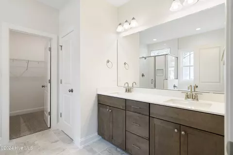 Bath - 331 Masters Ln # -A, Hampstead, NC 28443 photo 4 of 7