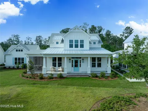 835 Meadowsweet Ln, Leland, NC 28451