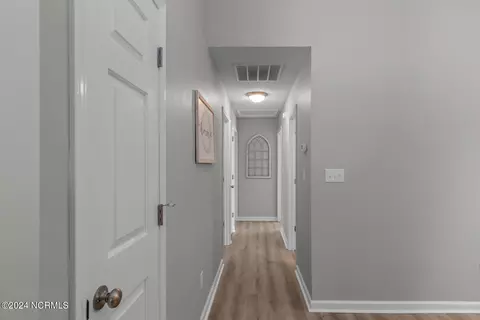 Entry Way - 504 Nutfield Dr, Hubert, NC 28539 photo 4 of 4
