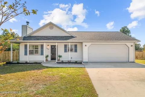 504 Nutfield Dr, Hubert, NC 28539