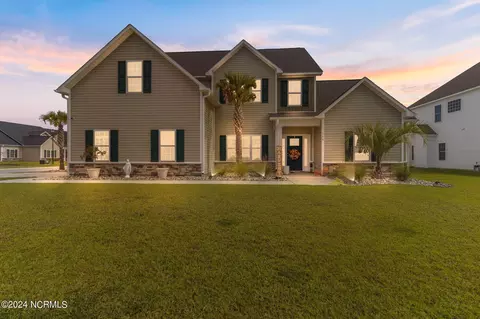 200 Coscoroba Ct, Swansboro, NC 28584