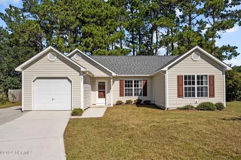 107 Sweet Bay Ct, Hampstead, NC 28443