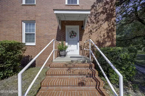 2940 Oleander Dr #D1, Wilmington, NC 28403