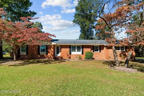 304 Pamlico Dr, Washington, NC 27889