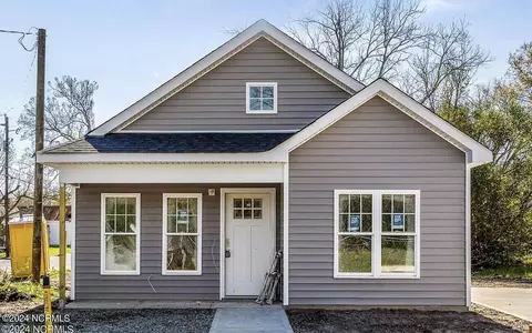 810 S Goldsboro St, Fremont, NC 27830