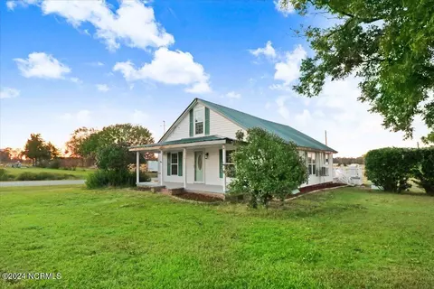 932 Mills Rd, Mount Olive, NC 28365